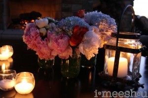 gorgeous hydrangea flower arrangement with candles mason jar